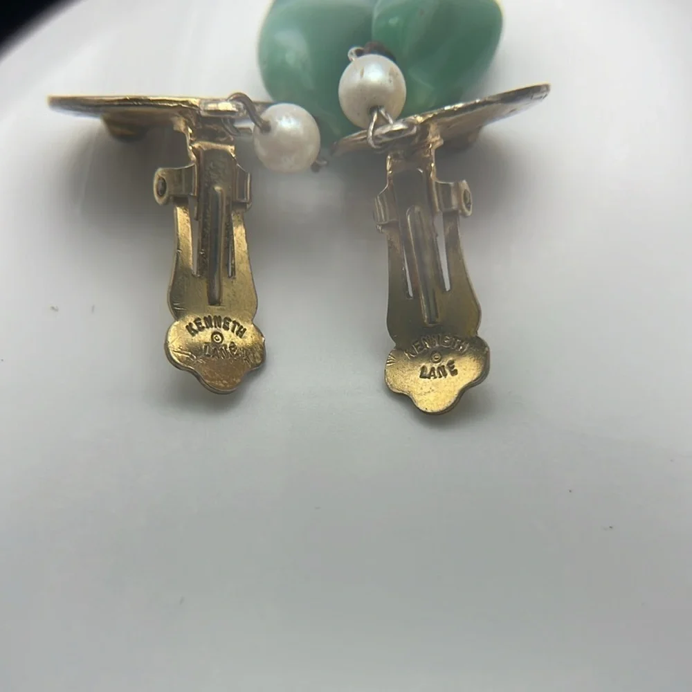 Vintage Kenneth Lane gold tone medallion faux pearl & jade dangly clip earrings - Picture 8 of 13